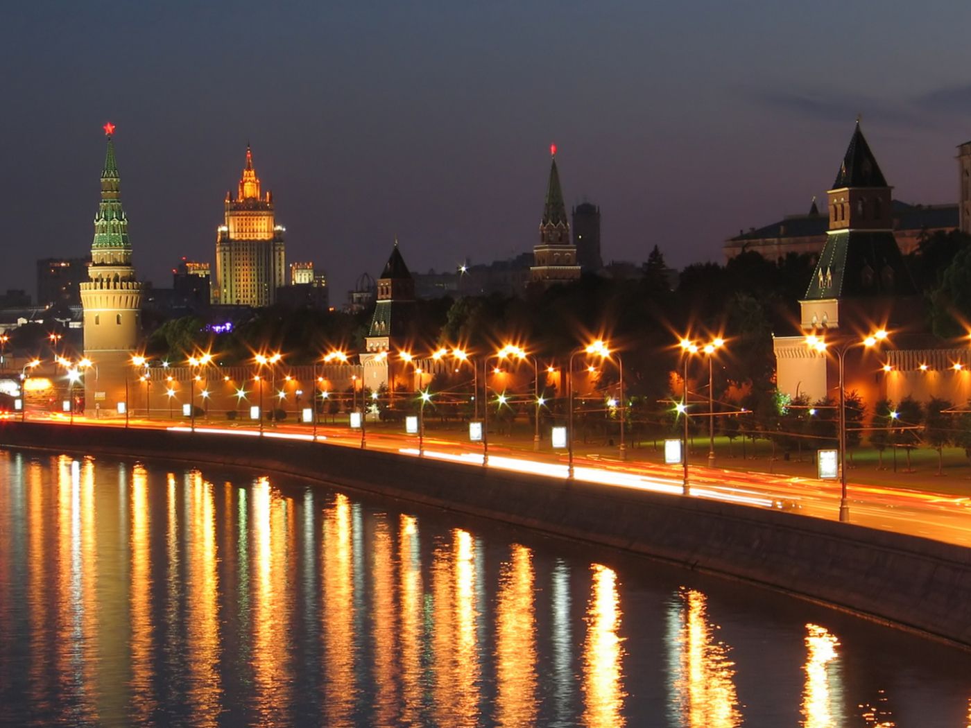 Делаем свет москва. Москва. Кремль и река Москва ночью.
