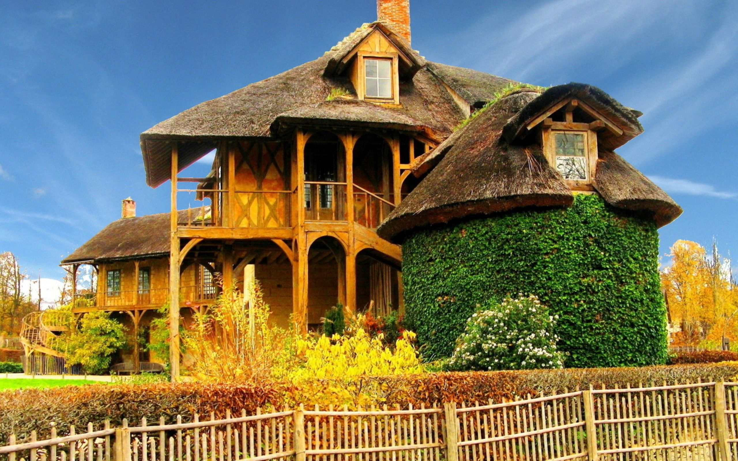 Дом фонка. Сказочный домик. Сказочный деревянный домик. Красивый домик. Красивый деревенский домик.