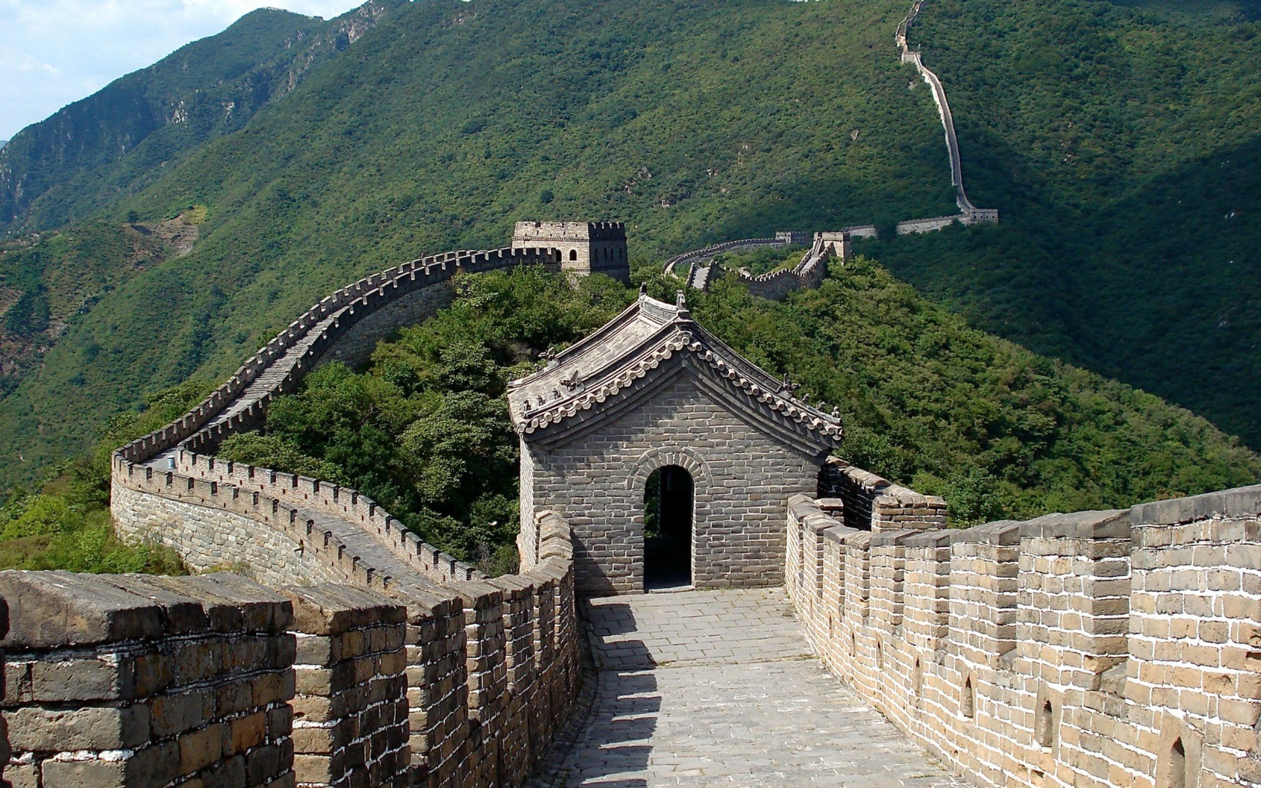 Какова длина великой китайской. Семь чудес света Великая китайская стена. Великая китайская стена Тяньцзинь. Сигнальная башня Великая китайская стена. Великая китайская стена бойницы.