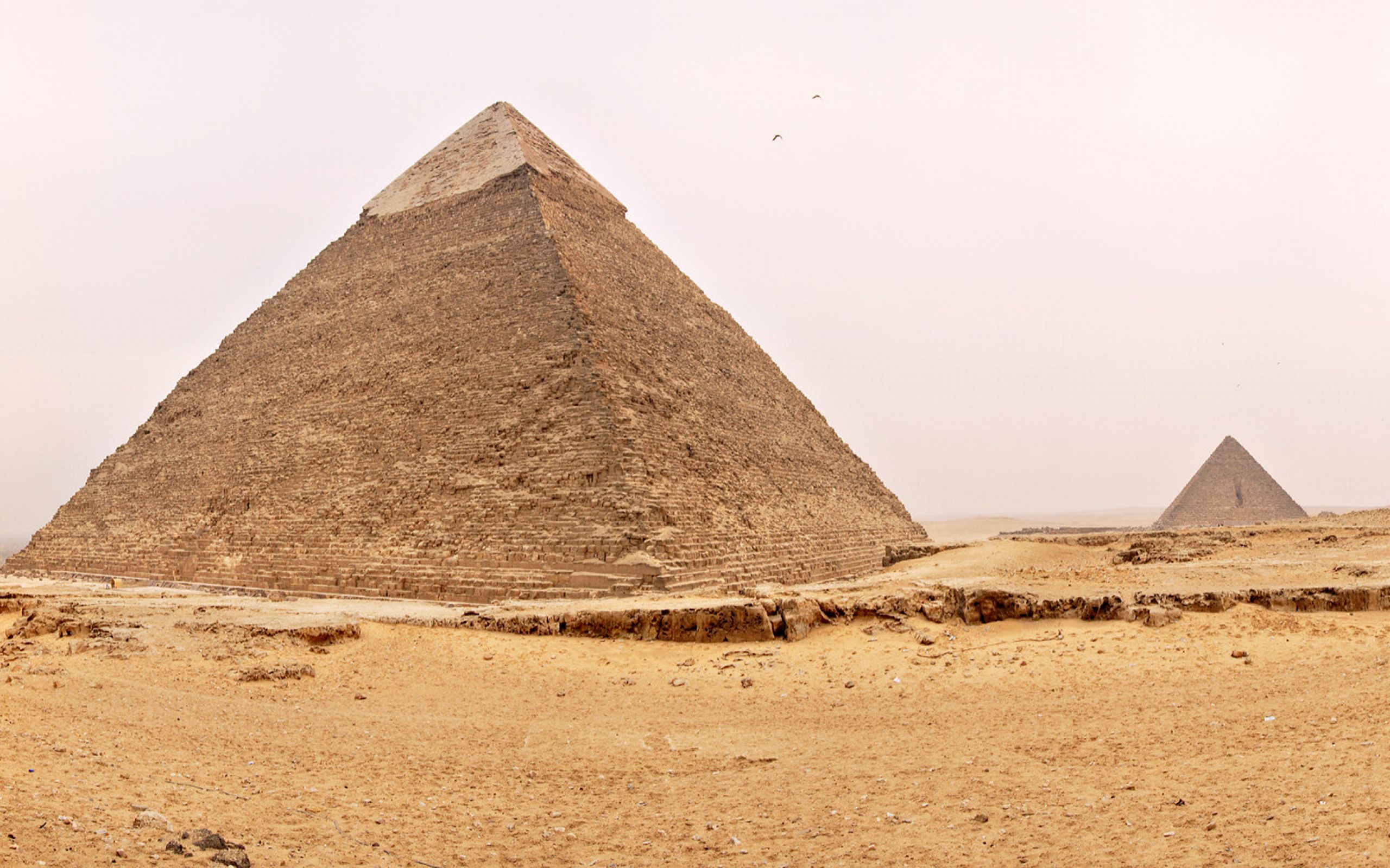 Куча пирамид. Пирамида Хеопса древний Египет. Египет Пески пирамиды Оазис. Пирамида Снофру.