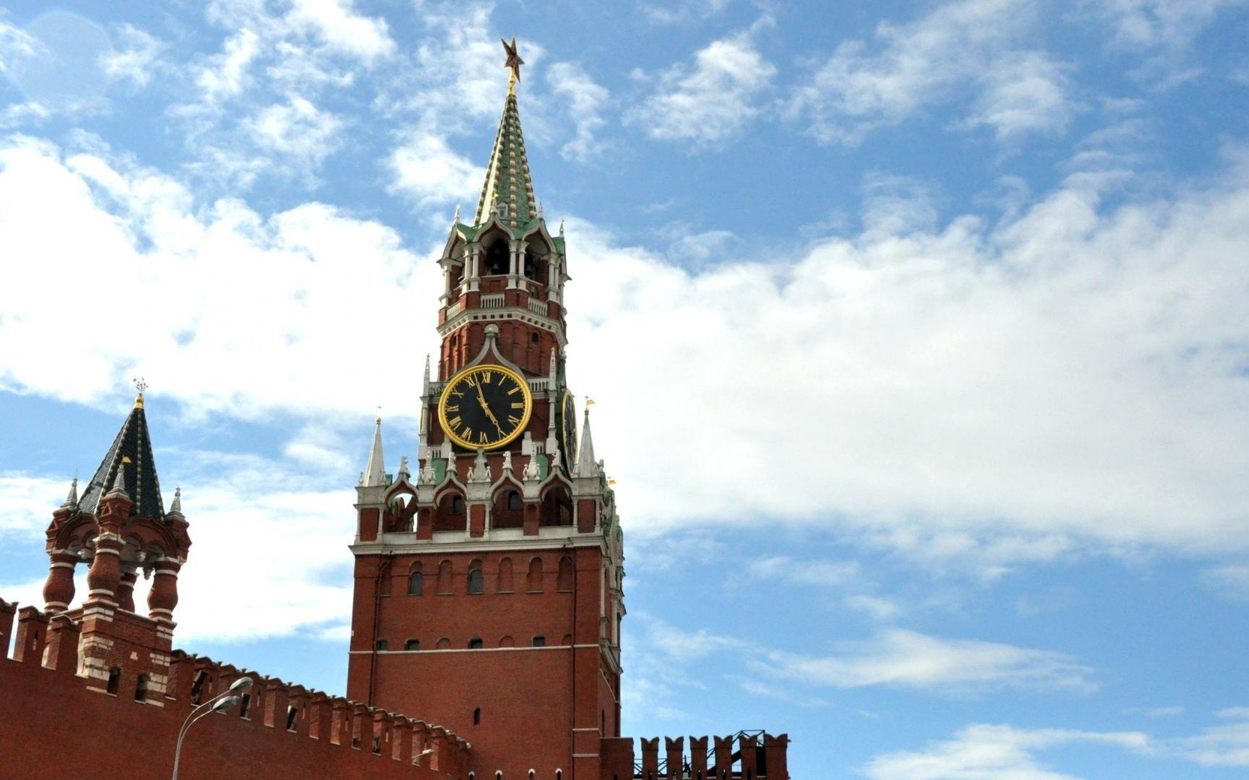 кремль и спасская башня