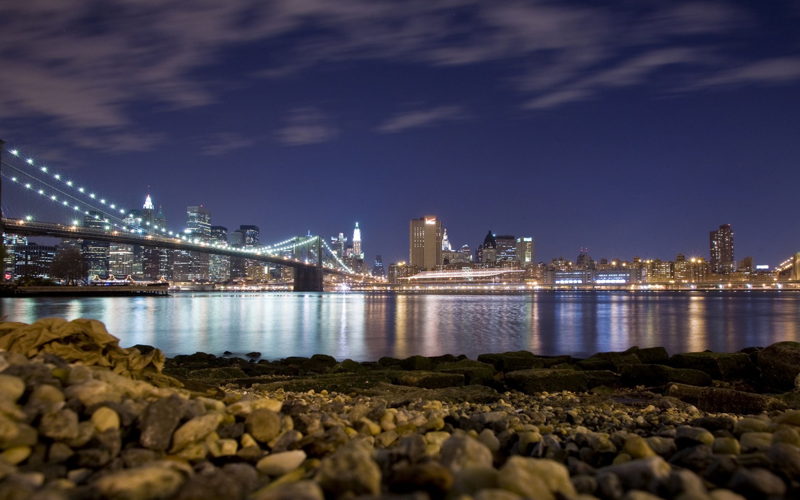 Фотографии размером 1024 2048 пикселей сохранили. Бруклинский мост Нью-Йорк ночью. Бруклинский мост панорама. Пусан мост Нью-Йорк. Ночной Нью-Йорк Манхэттен.