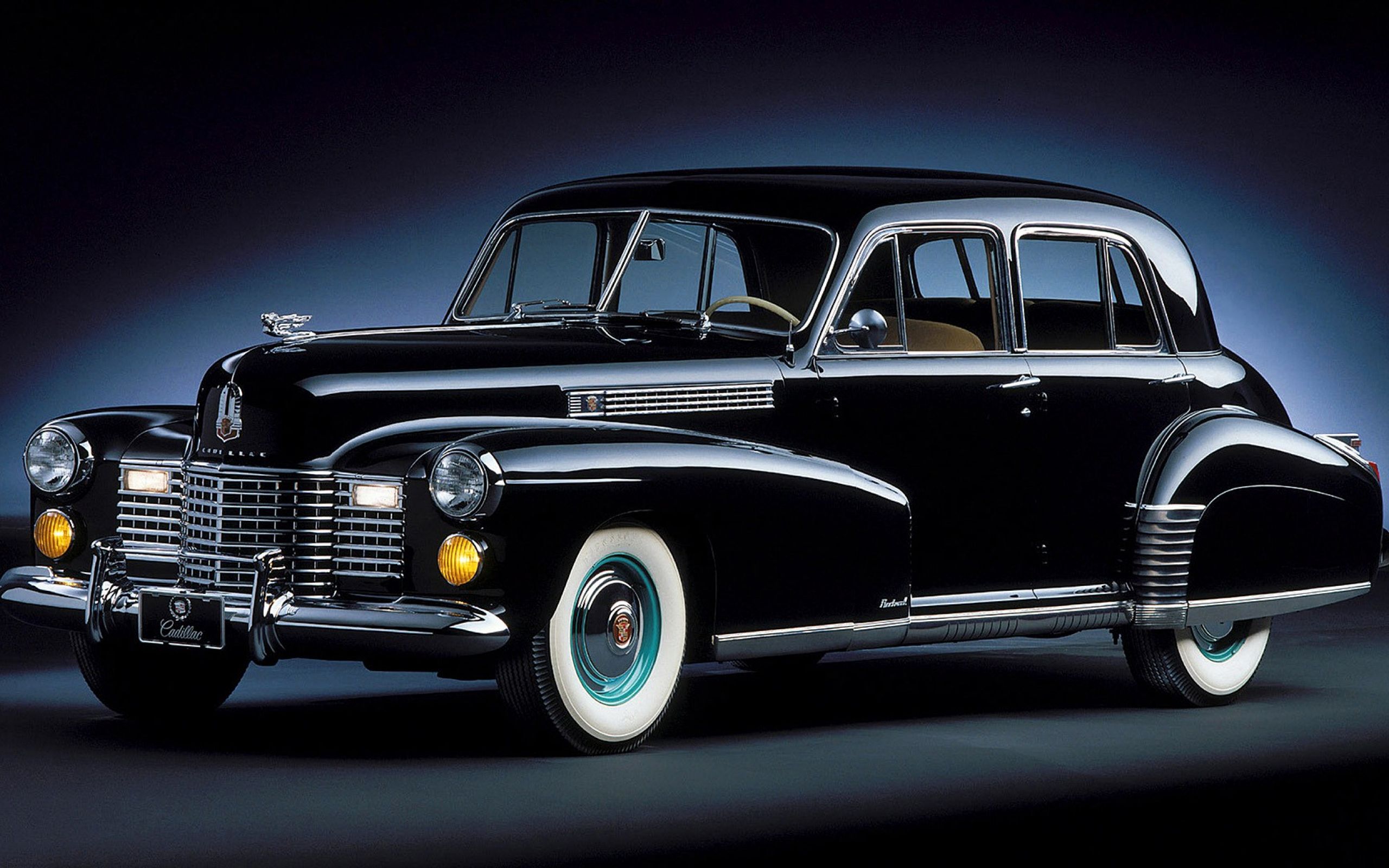 Старые машины черные. 1941 Cadillac Sixty Special. Кадиллак 1941 Fleetwood Sixty. Седан Cadillac 1928. Ретро кар Кадиллак.