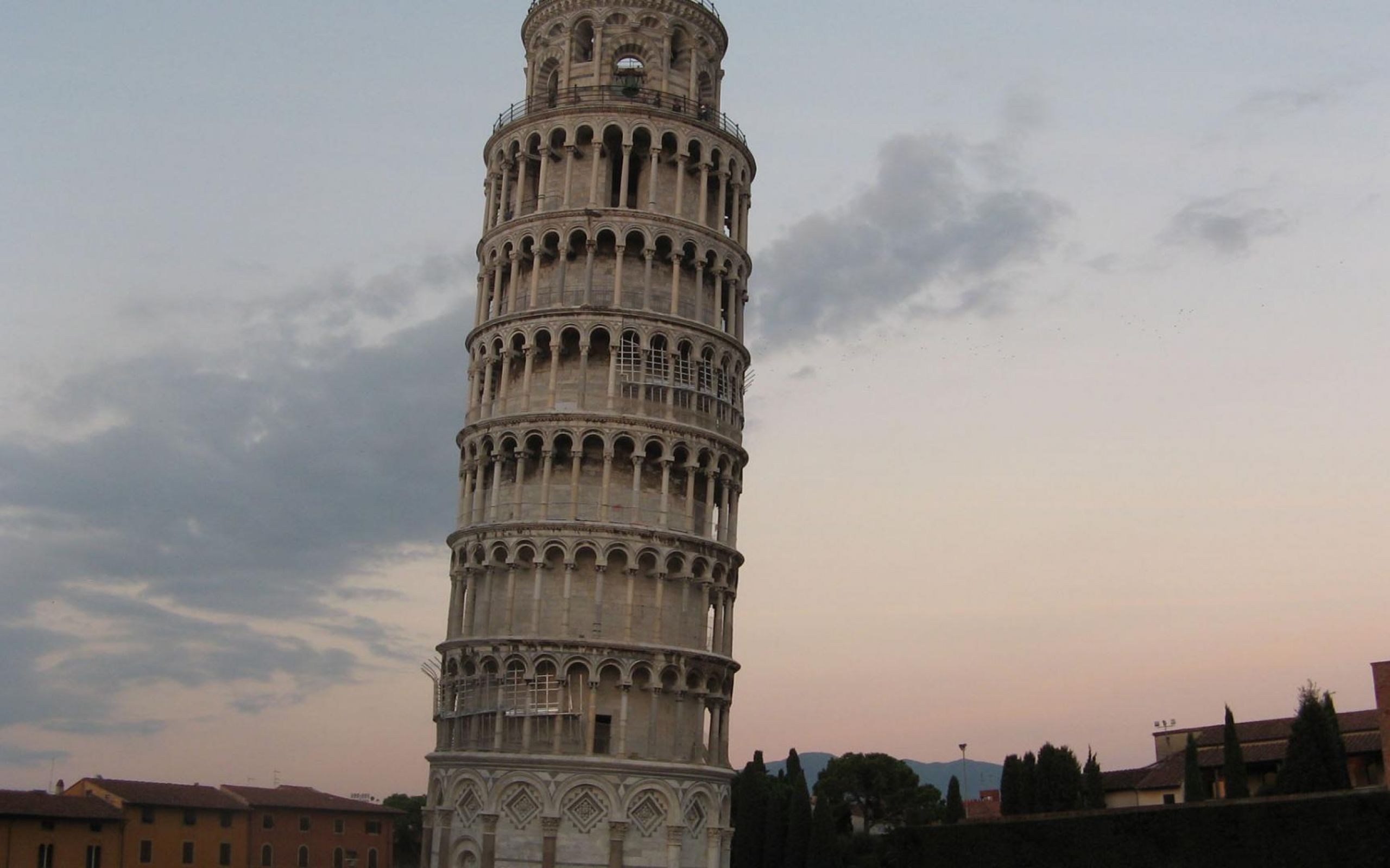 Какая башня самая старая. Пизанская башня Италия. Достопримечательности Италии Пизанская башня. Галилео Галилей Пизанская башня. Пизанская башня фото.