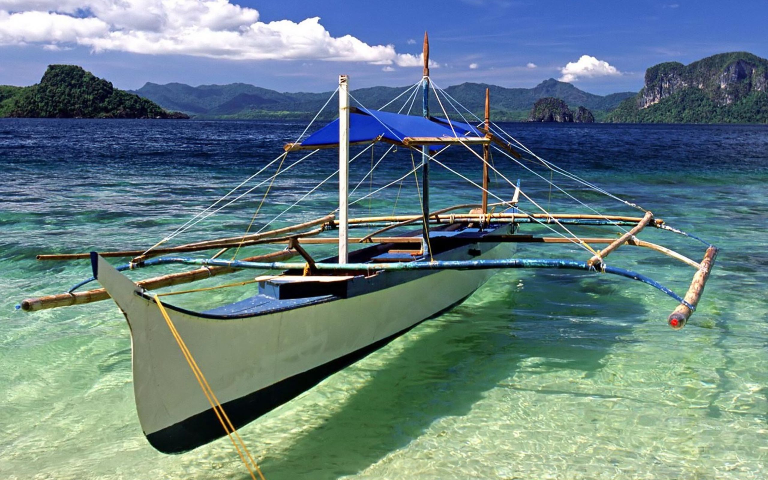 Самое прозрачное в мире. Остров Палаван. Палаван Филиппины. Филиппины остров Лусон лодки. Остров корон Палаван Филиппины.